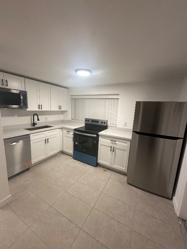 731 SW 8th Ave, Unit Unit B in Hallandale Beach, FL - Building Photo - Building Photo