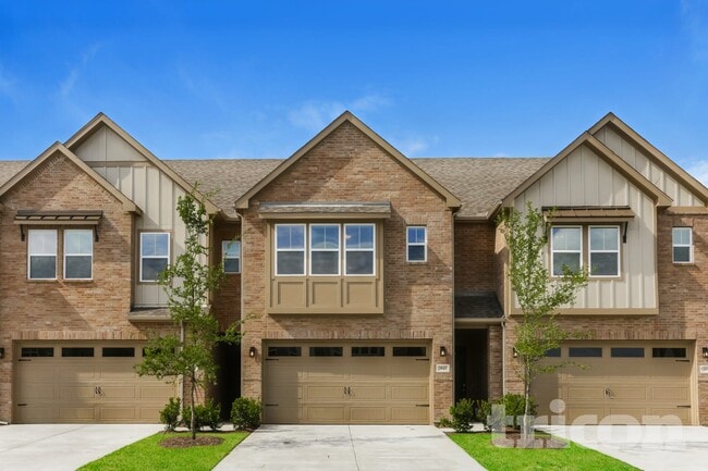 property at 3043 Songbird Ln