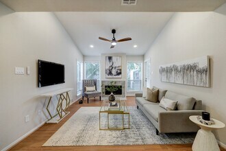 1201 Bering Dr in Houston, TX - Building Photo - Building Photo