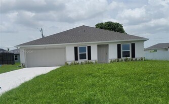 328 NE 21st St in Cape Coral, FL - Building Photo