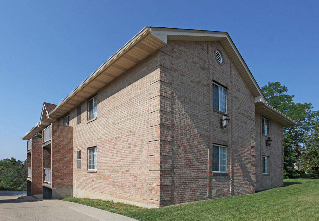 2905 Queen City Ave in Cincinnati, OH - Foto de edificio