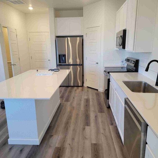 323 Condor Wy in Johnstown, CO - Building Photo - Building Photo