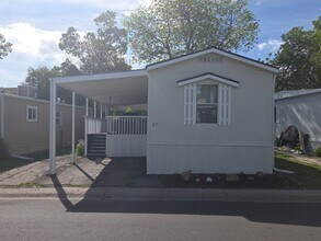 8201 S Santa Fe Dr in Littleton, CO - Building Photo - Building Photo