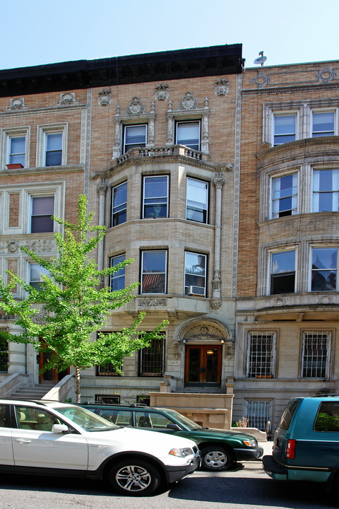 329 W 88th St in New York, NY - Foto de edificio