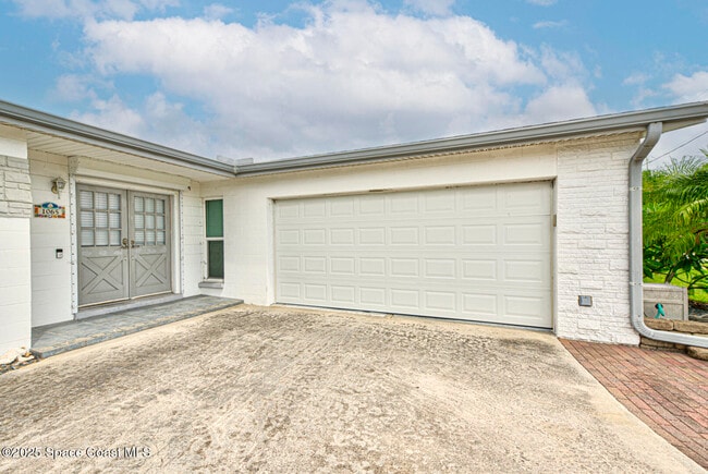 1065 Molaki Dr in Merritt Island, FL - Building Photo - Building Photo