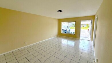 103 Laredo Ln in Boca Raton, FL - Building Photo - Building Photo