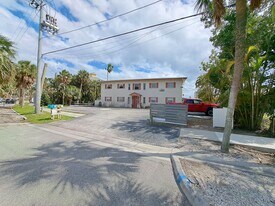 35 44th Ave in St Pete Beach, FL - Building Photo