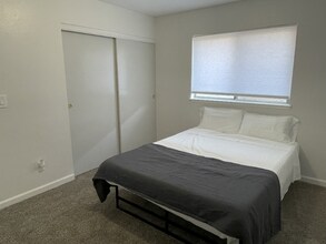 7135 Shadow Crest Dr in Las Vegas, NV - Building Photo - Building Photo