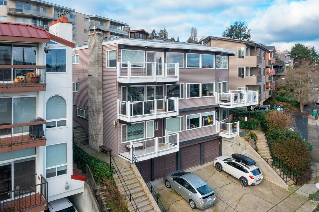 Waverly Place in Seattle, WA - Building Photo