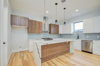 7016 Staffordshire Blvd in Houston, TX - Building Photo - Building Photo