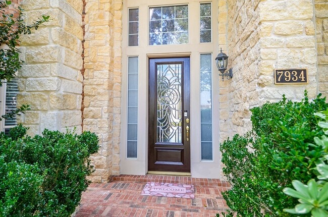 7934 Woodcrest Ct in Sugar Land, TX - Building Photo - Building Photo