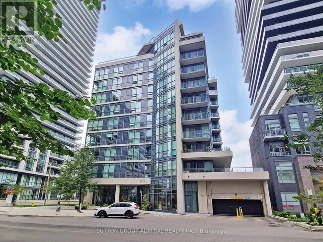 60 Annie Craig Dr in Toronto, ON - Building Photo - Building Photo
