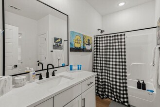 2606 SW Livingston Square in Bentonville, AR - Building Photo - Building Photo