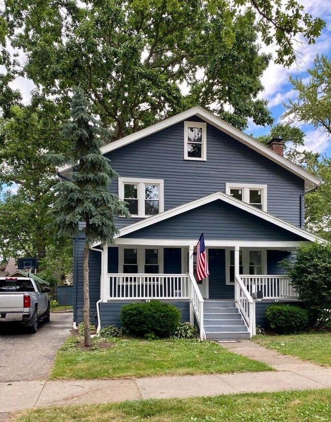 property at 625 Hawthorn Ave