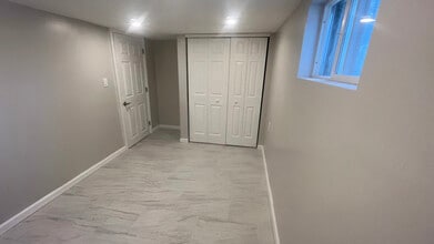 1788 Wells Dr in Bay Shore, NY - Foto de edificio - Building Photo