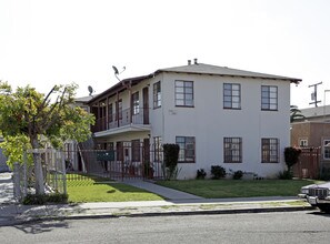 Altadena Apartments in San Diego, CA - Building Photo - Building Photo