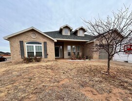 10601 Clinton Ave in Lubbock, TX - Building Photo