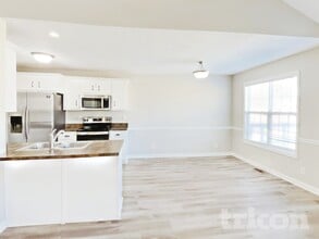 141 Buttermere Dr in Clarksville, TN - Foto de edificio - Building Photo