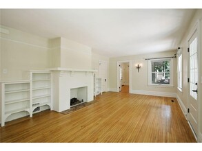 19075 Highland Ave in Wayzata, MN - Building Photo - Building Photo