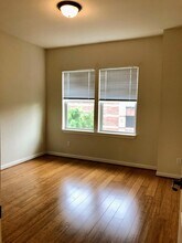 7033 N Charleston Ave in Portland, OR - Building Photo - Building Photo