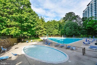 10500 Rockville Pike in Rockville, MD - Building Photo - Building Photo