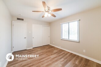 3350 W Country Gables Dr in Phoenix, AZ - Building Photo - Building Photo