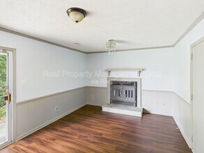 18 Wreck Shoal Dr in Newport News, VA - Foto de edificio - Building Photo