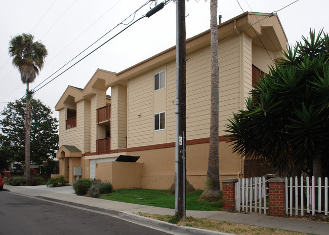 Dahlia Estates in Imperial Beach, CA - Foto de edificio - Building Photo