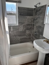 8557 Juniper Ave in Fontana, CA - Building Photo - Building Photo