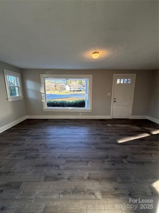 530 N Mulberry St in Statesville, NC - Building Photo - Building Photo