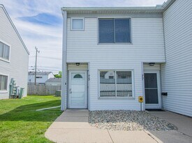 75 Rosebud Ln in Mount Clemens, MI - Building Photo