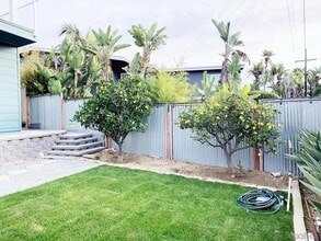 1305 Blue Sky Dr in Encinitas, CA - Foto de edificio - Building Photo