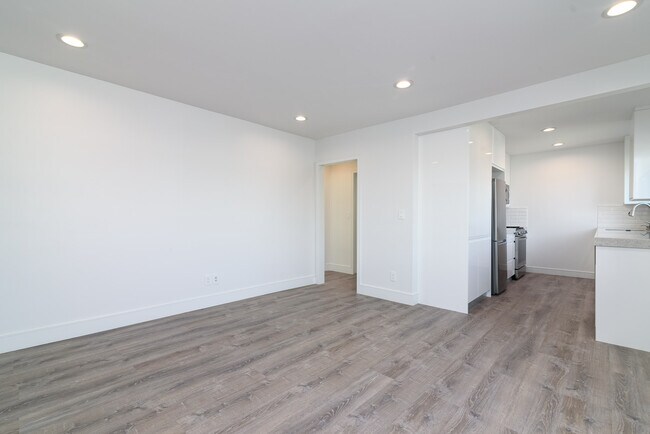 1310 W Valencia Dr in Fullerton, CA - Building Photo - Building Photo