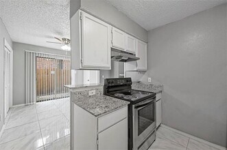 3034 Tudor Ln in Irving, TX - Building Photo - Building Photo