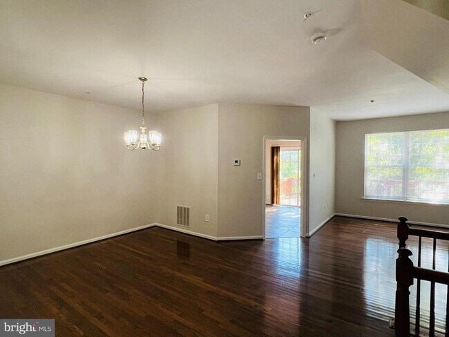 7300 Rocky Creek Dr in Columbia, MD - Building Photo - Building Photo