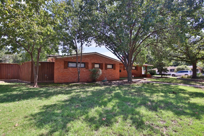 property at 5605 Geneva Ave
