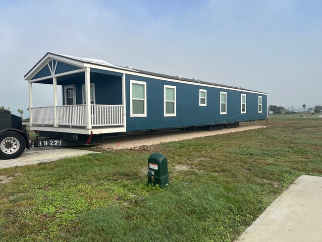 75 Jaco Dr in Rockport, TX - Building Photo - Building Photo