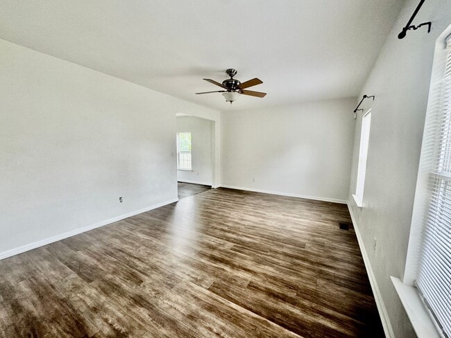 468 Raleigh Ave in Hampton, VA - Building Photo - Building Photo