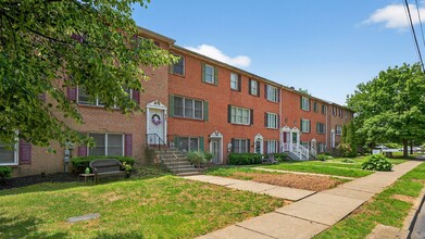 River Walk Townhomes in Bethlehem, PA - Foto de edificio - Building Photo