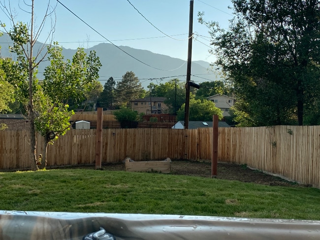 614 Crestridge Ave in Colorado Springs, CO - Building Photo - Building Photo