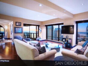 100 W Harbor Dr in San Diego, CA - Building Photo - Building Photo