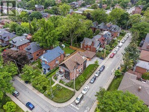 202-202 Rusholme Rd in Toronto, ON - Building Photo - Building Photo