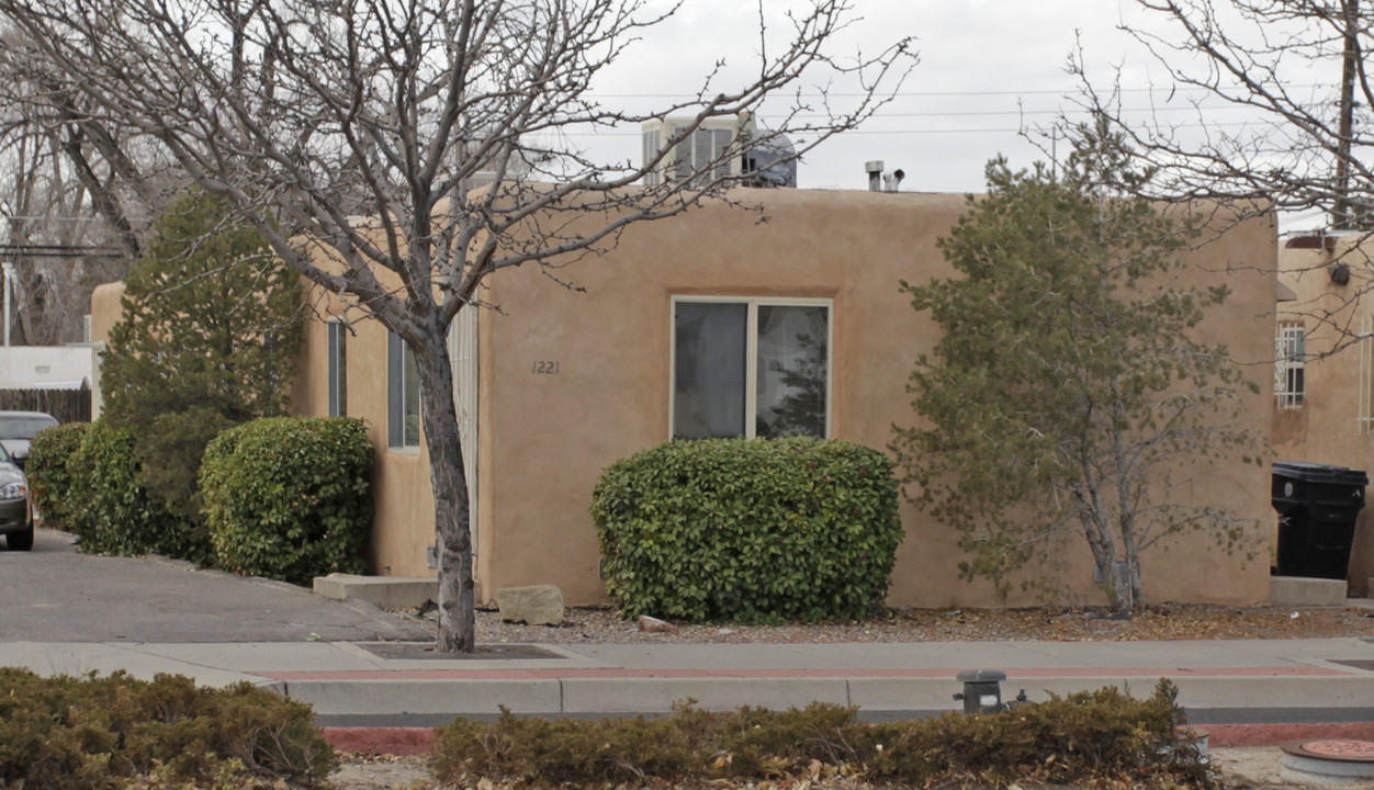 1221-1225 San Mateo Blvd SE in Albuquerque, NM - Building Photo