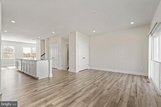 7550 Johnnycake Rd in Woodlawn, MD - Building Photo - Building Photo