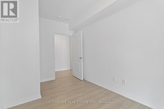 8 Widmer St in Toronto, ON - Building Photo - Building Photo