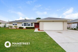 850 Silver Springs Terrace NW in Port Charlotte, FL - Building Photo