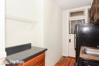 542 W Surf St, Unit M091 in Chicago, IL - Building Photo - Building Photo