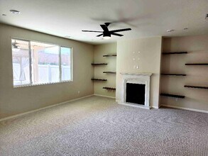 26065 Plumcot Dr in Corona, CA - Foto de edificio - Building Photo