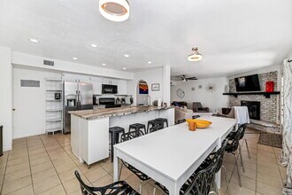 6729 E Sharon Dr in Scottsdale, AZ - Building Photo - Building Photo