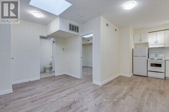 1216 St Clair Ave W in Toronto, ON - Building Photo - Building Photo